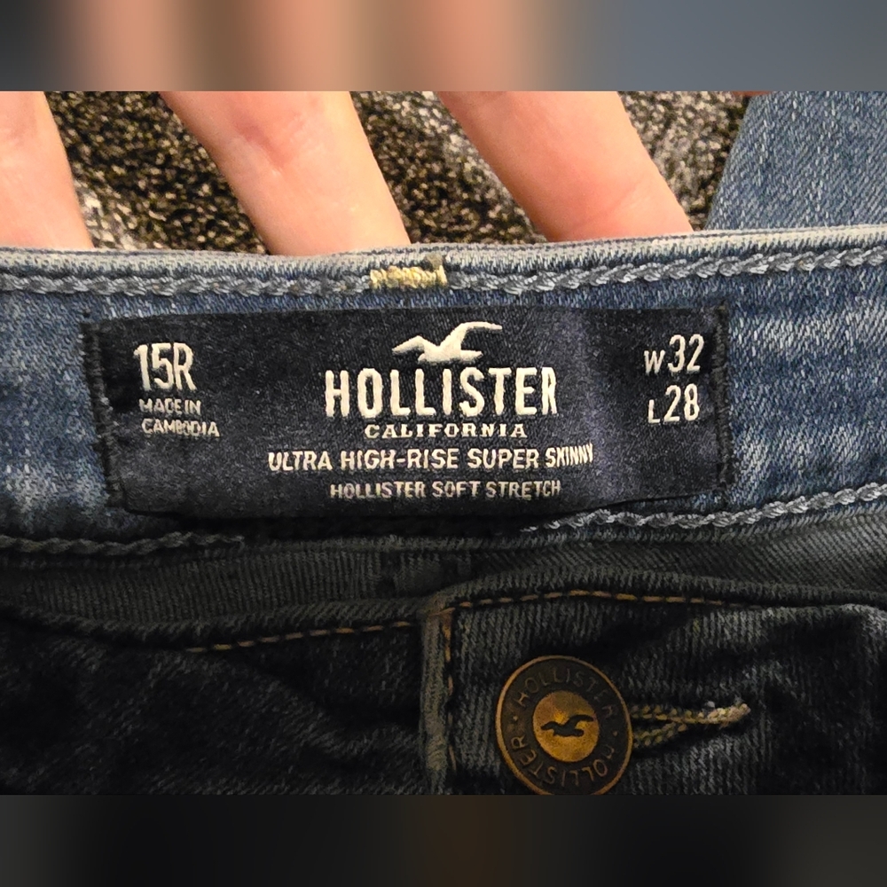 Hollister Blue Distressed Jeans - Picture 4 of 4